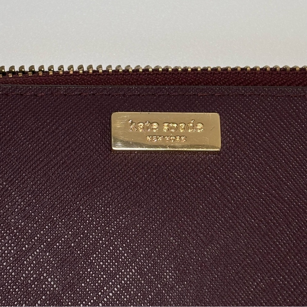 Kate Spade Laurel Way Wallet bi-fold with zip closure and inside slip pockets - Picture 3 of 9